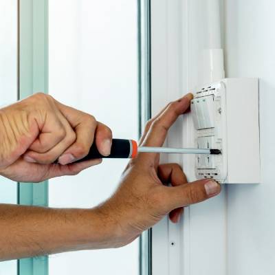 Khan Electrician